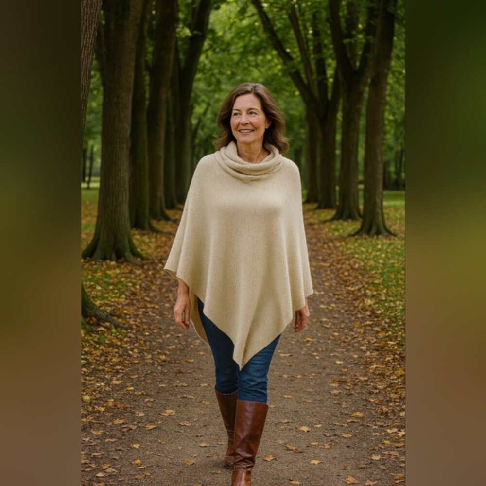 BIG BUDDHA CREAM GOLD PONCHO ONE SIZE
